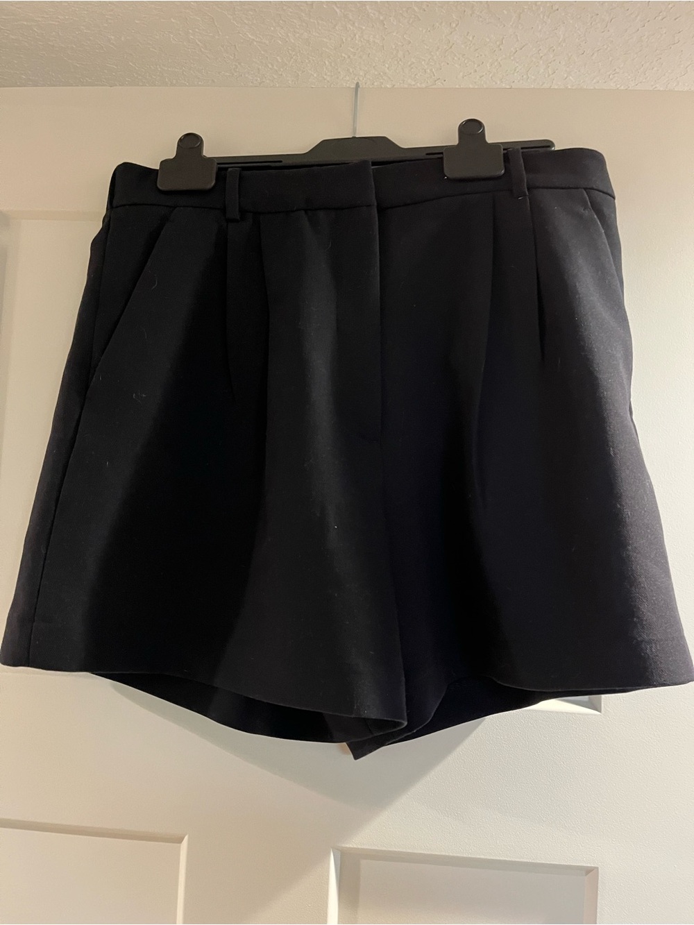Abercrombie & Fitch Black Pleated High-Waist Women's Skort Shorts